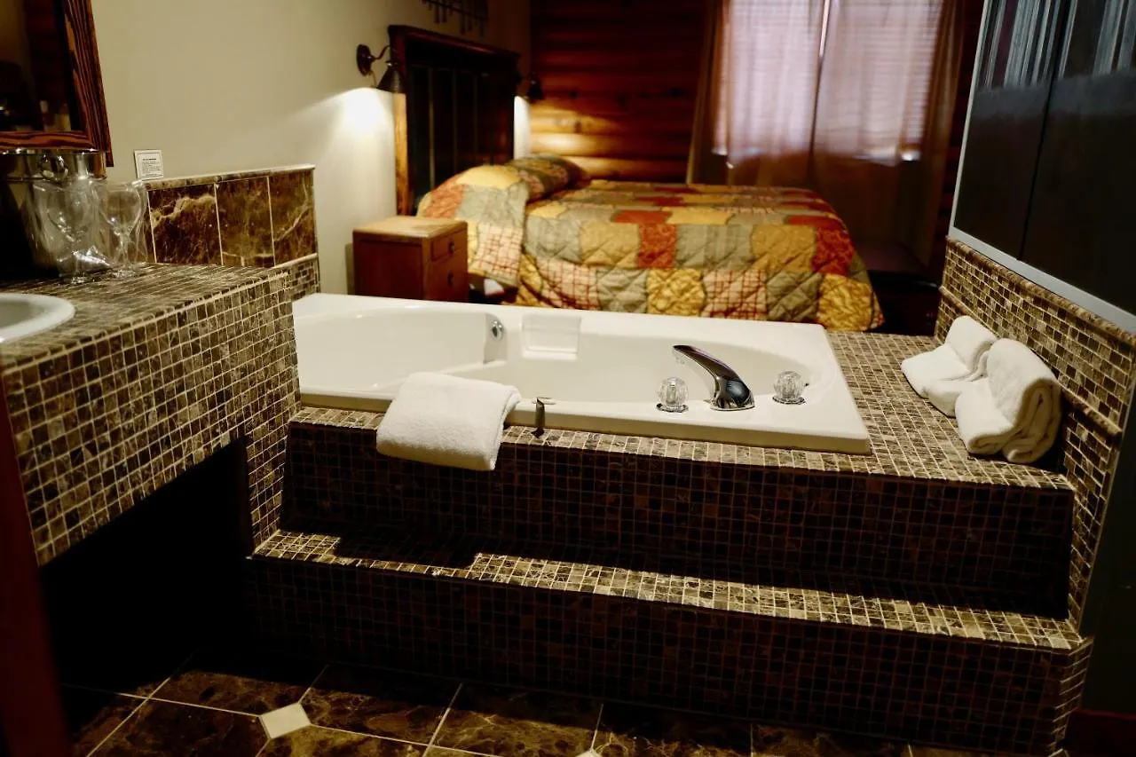 Sumas Mountain Lodge 2*,