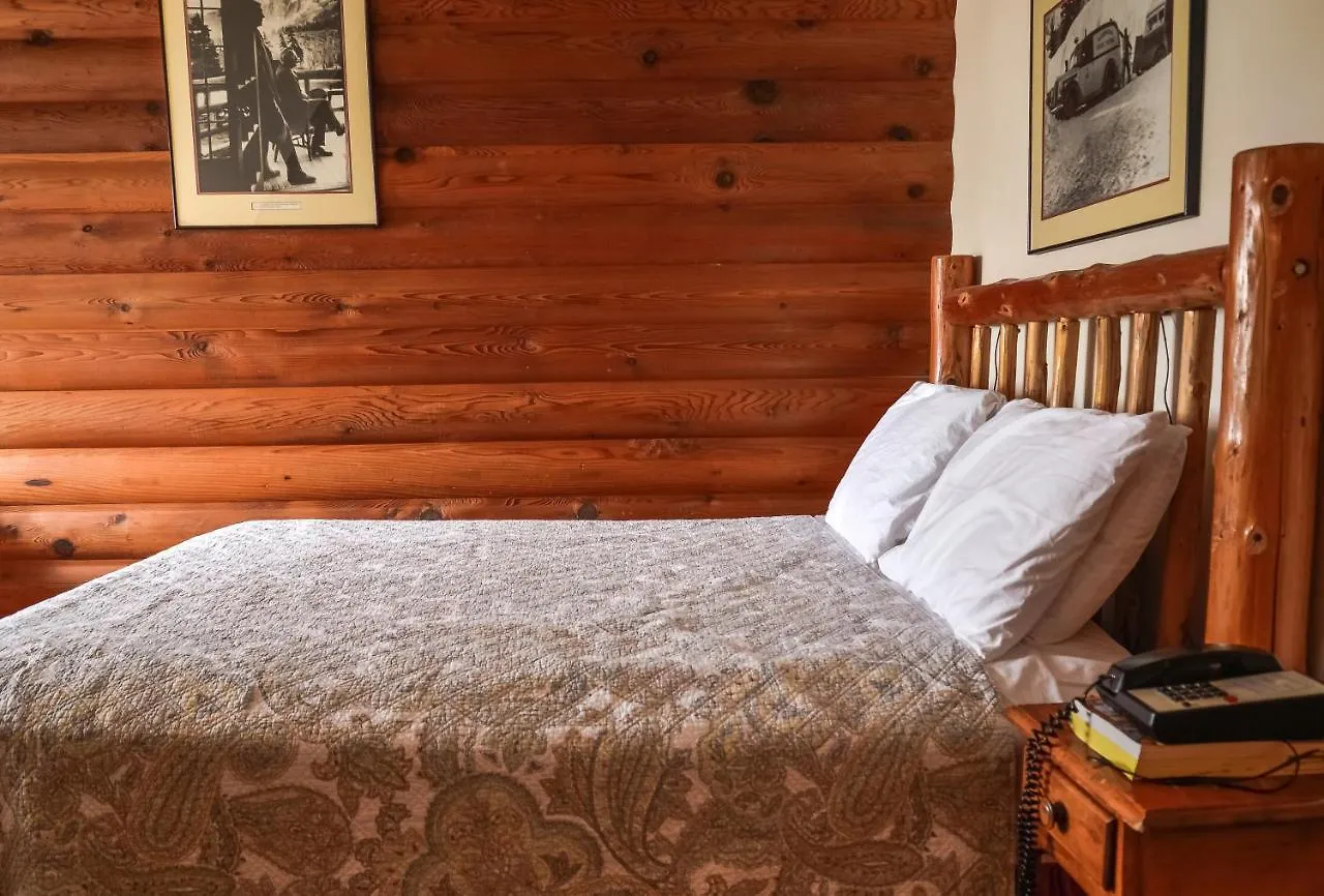 Sumas Mountain Lodge 2*,